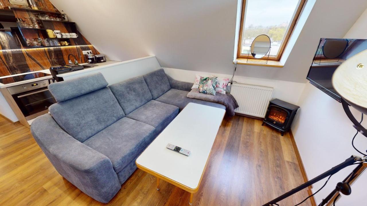 Apartman Atelier Vary V Nove Zrekonstruovanem Dome การ์โลวีวารี ภายนอก รูปภาพ