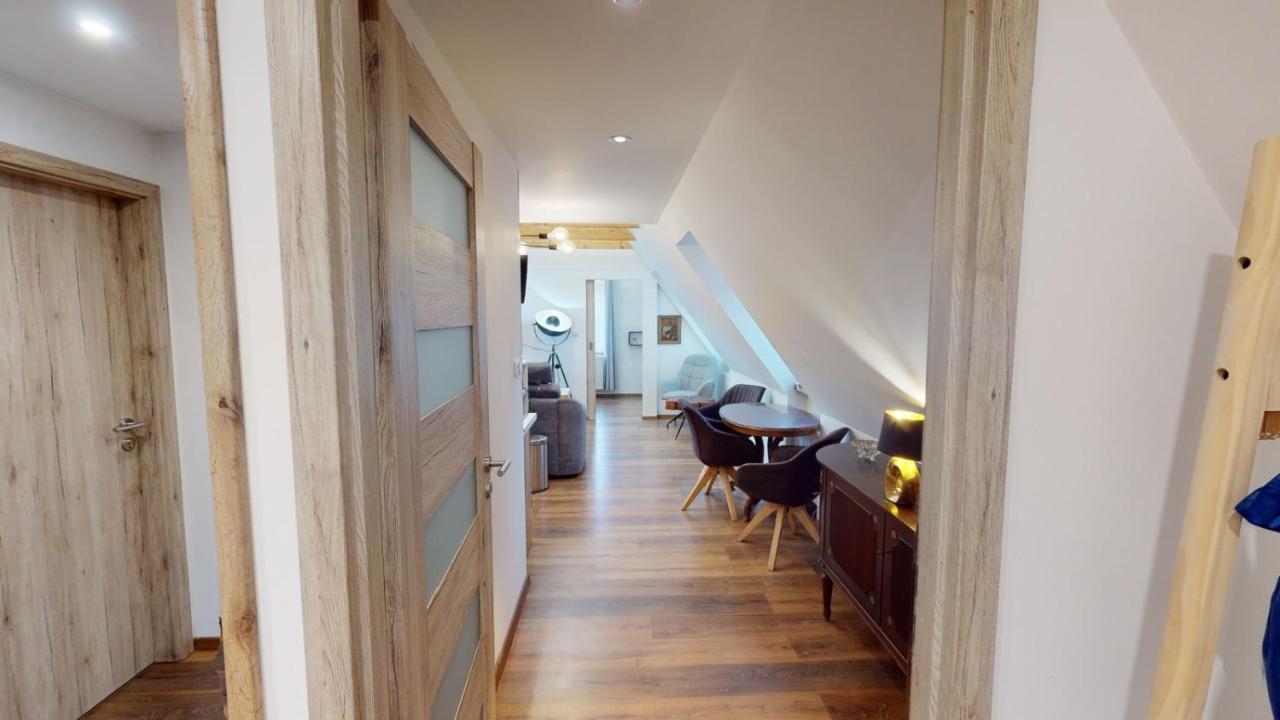 Apartman Atelier Vary V Nove Zrekonstruovanem Dome การ์โลวีวารี ภายนอก รูปภาพ